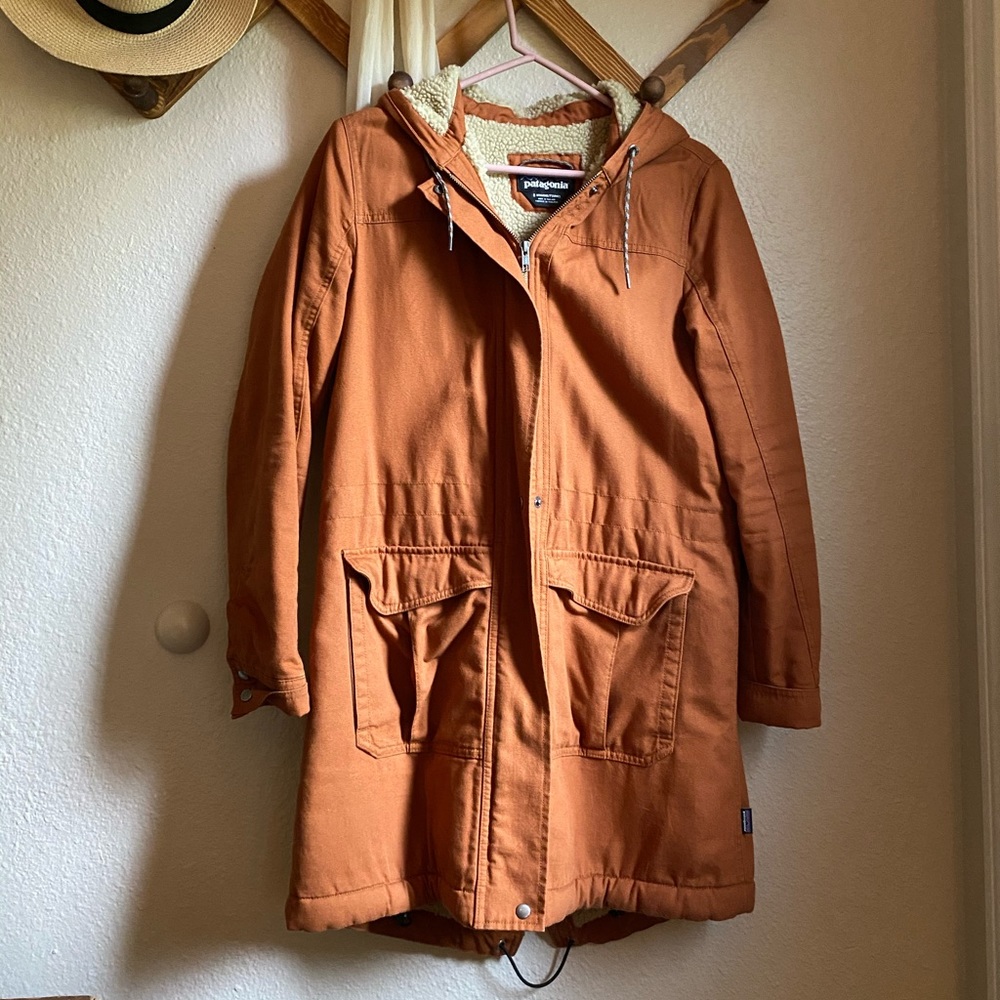 Patagonia Insulated Parka Burnt Orange
Size Small